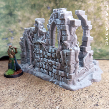 Ruines aux racines envahissantes