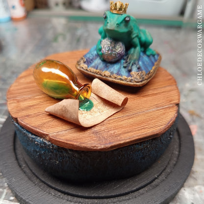 Prince Grenouille – Collection de Dioramas Fantasy sous Cloche & Décors Miniatures