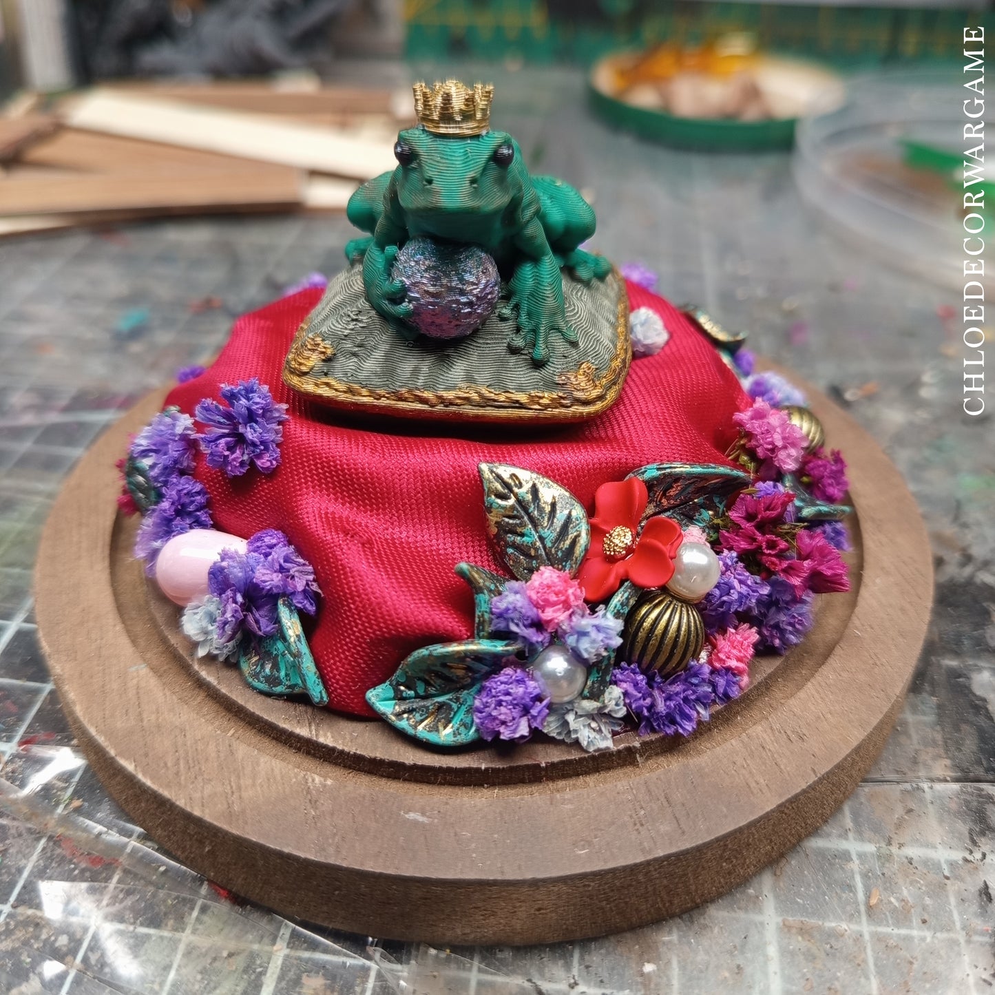 Prince Grenouille – Collection de Dioramas Fantasy sous Cloche & Décors Miniatures