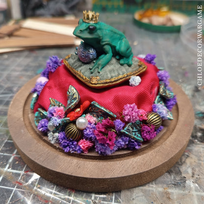Prince Grenouille – Collection de Dioramas Fantasy sous Cloche & Décors Miniatures