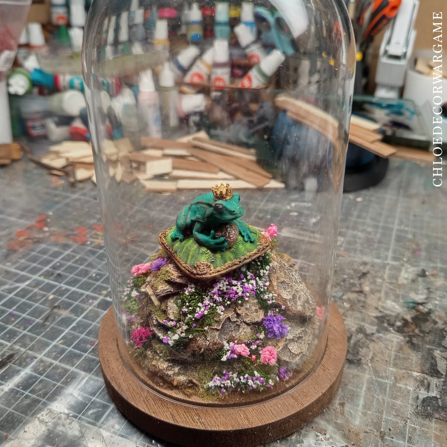 Prince Grenouille – Collection de Dioramas Fantasy sous Cloche & Décors Miniatures
